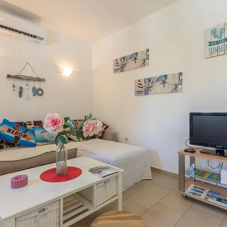 Ema & Mislav With Terrace Appartement Baška