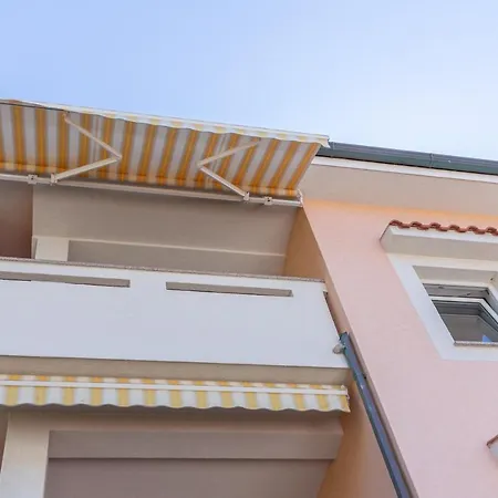 Ema & Mislav With Terrace Appartement *