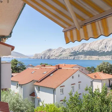 Ema & Mislav With Terrace Apartamento *