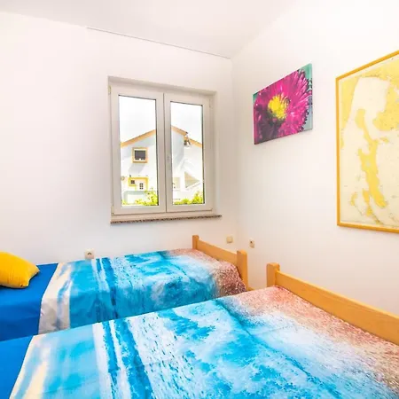 Apartamento Ema & Mislav With Terrace Baška