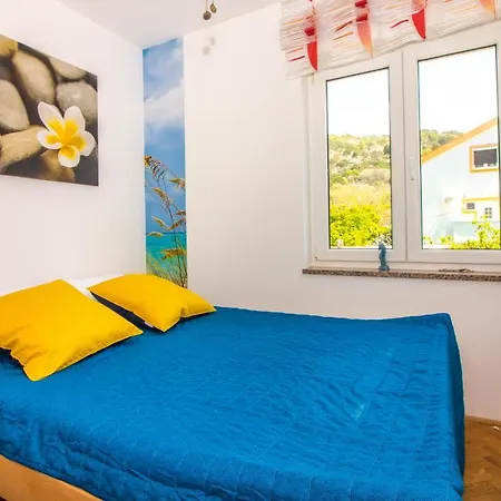 Ema & Mislav With Terrace * バスカ