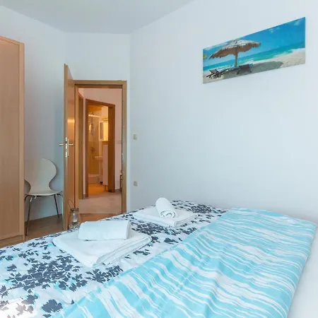 Ema & Mislav With Terrace Lägenhet