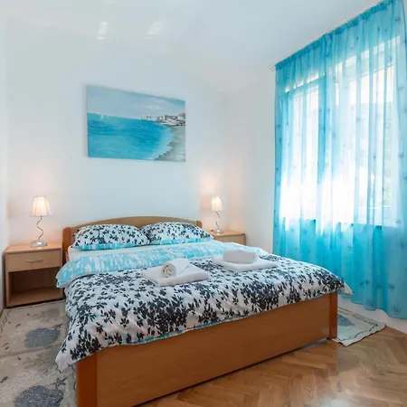 Ema & Mislav With Terrace * Baška