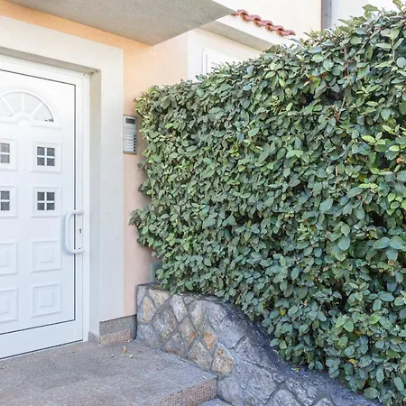 Ema & Mislav With Terrace * Baška